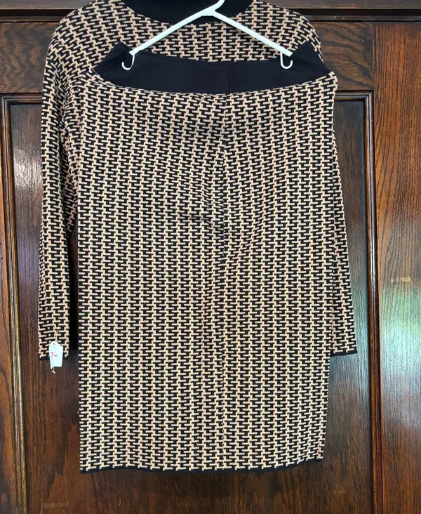 Ann Taylor Skirt and Long Sleeve Sweater Set - Image 3