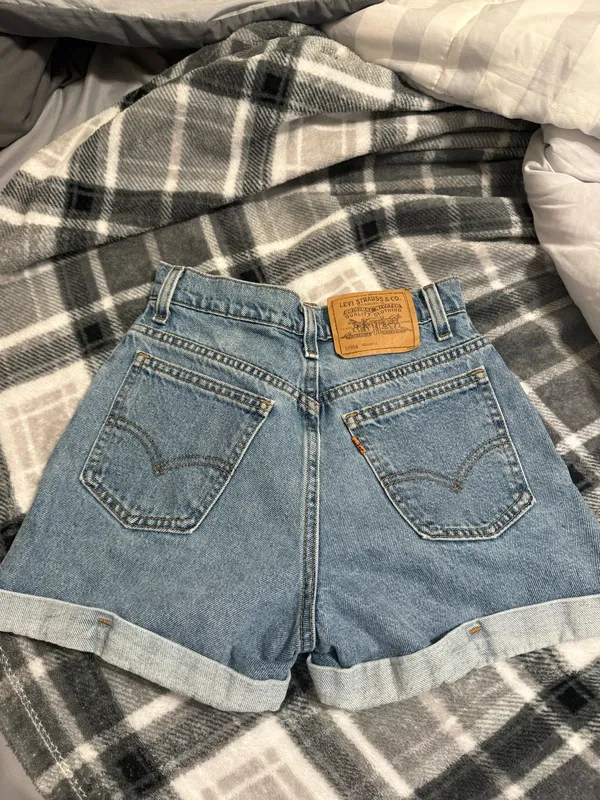 Levi’s 954 Vintage High-Waisted Jean Shorts - Image 2