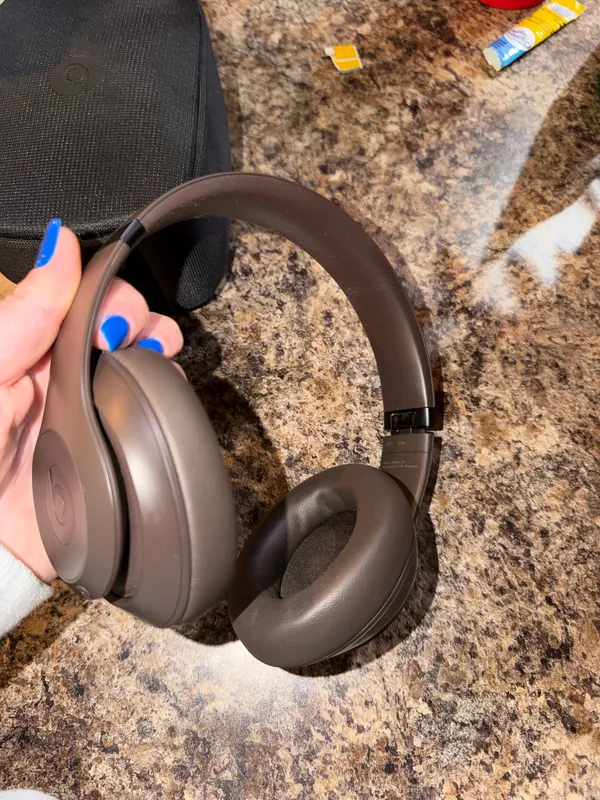Beats Studio Pro Bluetooth Wireless Headphones - Image 3