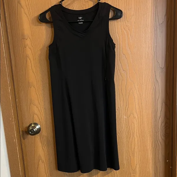 Arc'teryx Soltera Women’s Black Versatile Activewear Dress with Pockets XS‎ - Image 2