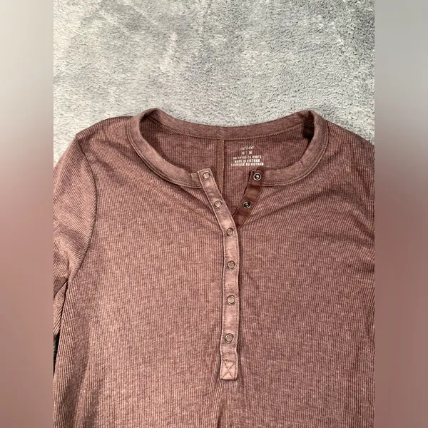 Aerie Brown Long Sleeve ribbed Henley Top medium - Image 4