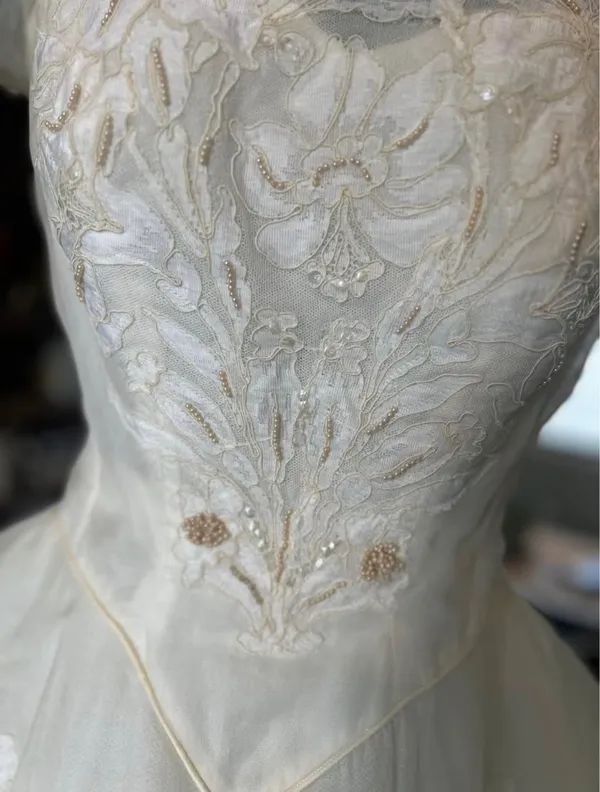 Beautiful 1940’s-1950’s Wedding Dress - Image 6