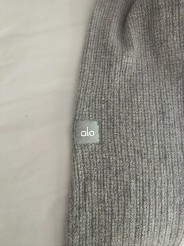 Alo Yoga cashmere high waist plush waffle athletic Heather grey pants Size XS - Image 5