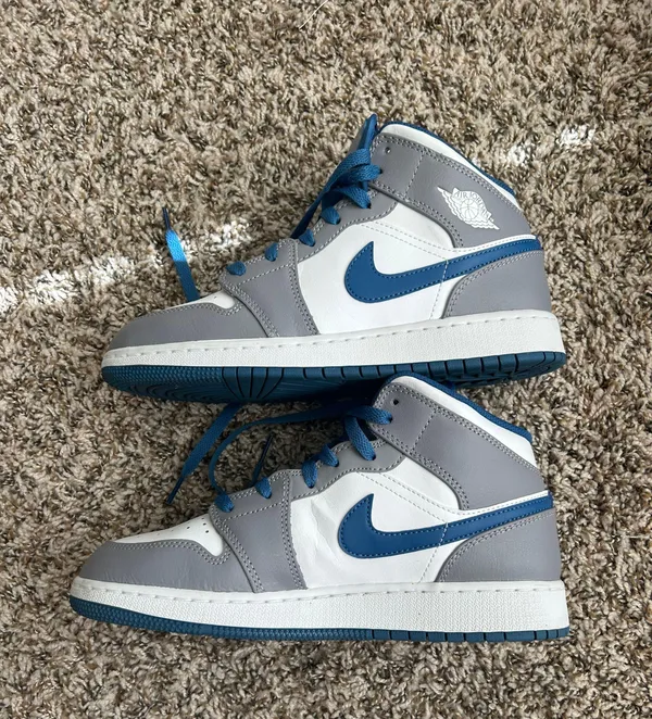 Nike Air Jordan 1 Retro Mid ‘True Blue’ - Image 2