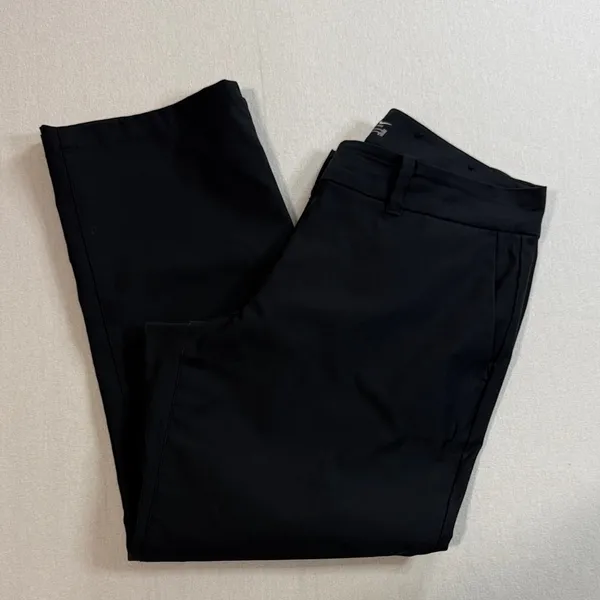 Nike Women's Dark Black Capris - Image 2