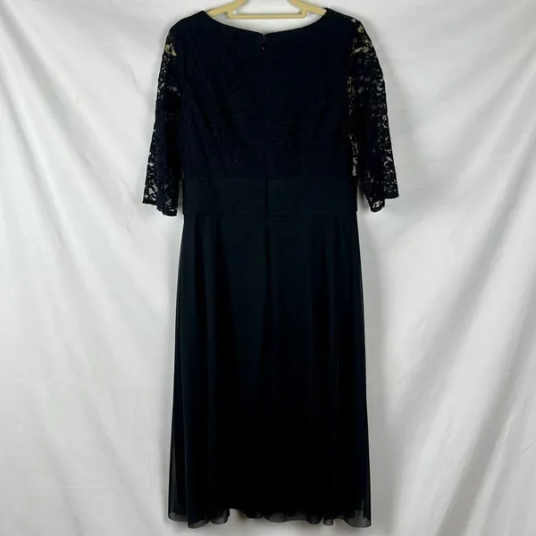 Leslie Fay Black Lace Ruched Waistline Elbow Sleeve Dress 12 - Image 2