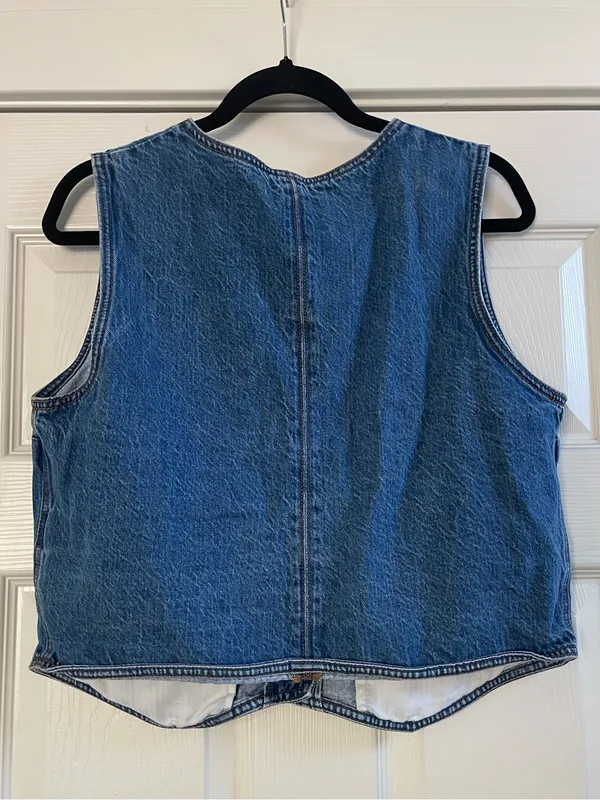 Women’s Abercrombie & Fitch Medium Wash Button-Front Denim Vest Blue Size L - Image 6