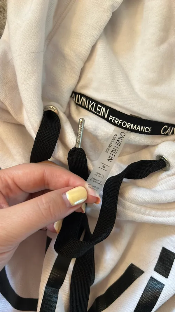 Cropped Hoodie - Image 3