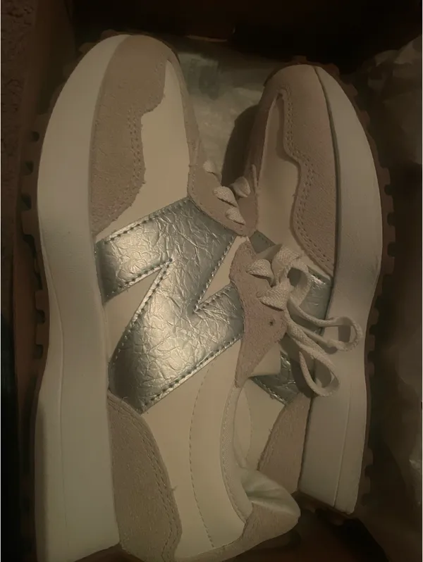 New Balance 327 Women’s Sneakers - Image 5