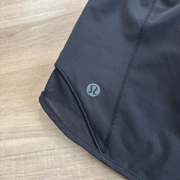 Lululemon Hotty Hot Short High-Rise Long 4" Women Size 6 Black - Image 5