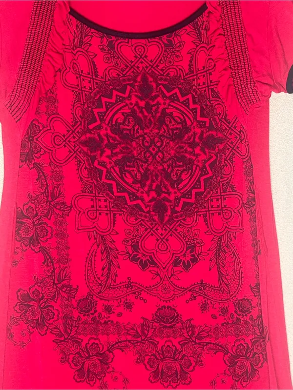 Plus size Red Short-Sleeve Graphic Tunic Top - Mini dress Size 2X Flattering fit - Image 2