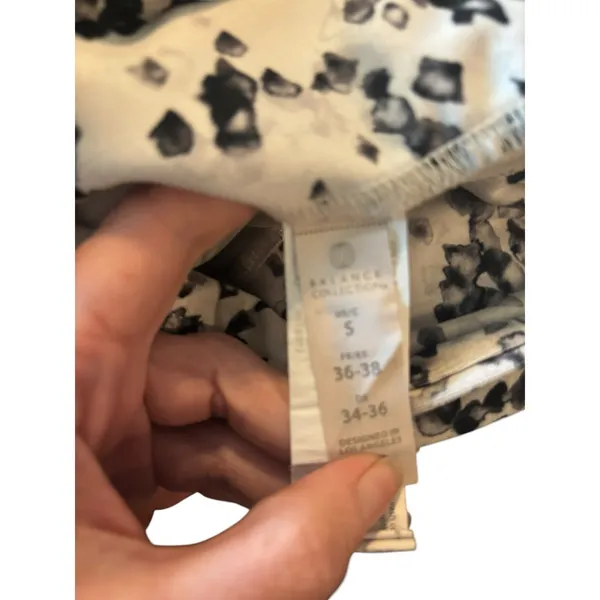 Balance Collection White Leggings with Black Pattern Size S - Image 4