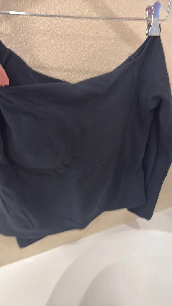 Abercrombie Bra- free collection off shoulder long sleeve - Image 4