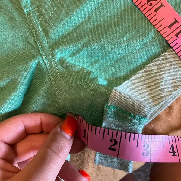 Levis Lime Green Rolled Denim Shorts Size 30 - Image 4