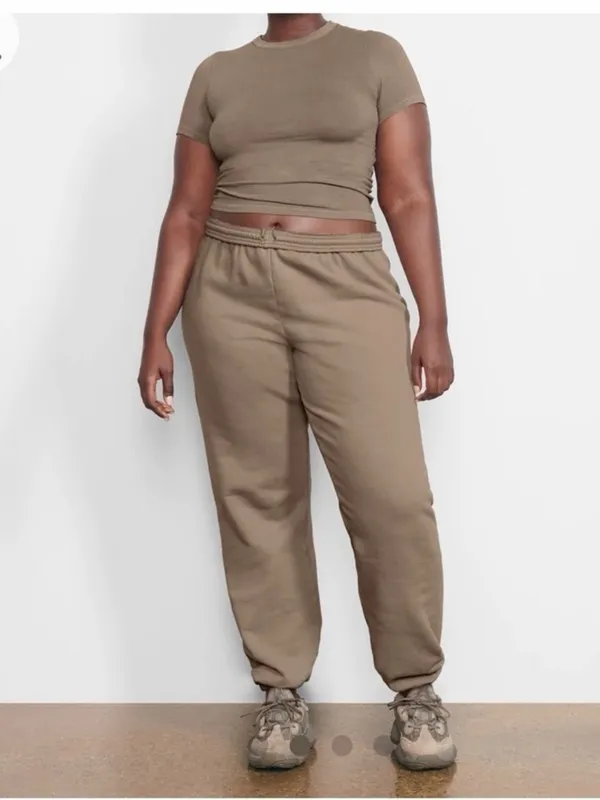 SKIMS Outdoor Jogger Fleece Sweatpants in Desert Size Large‎ - Image 5