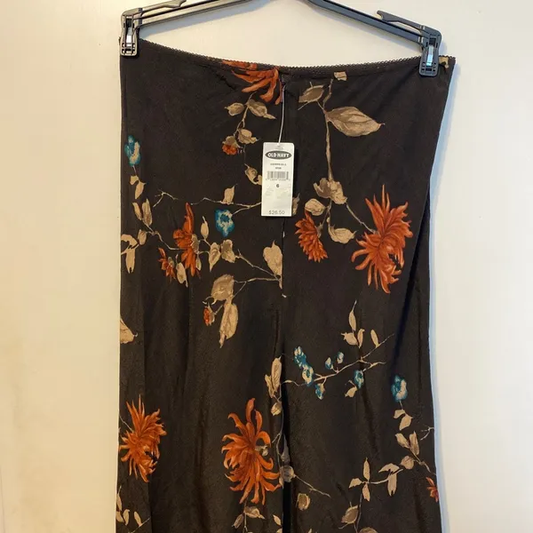 Old Navy brown and tan floral, print pencil skirt - Image 3