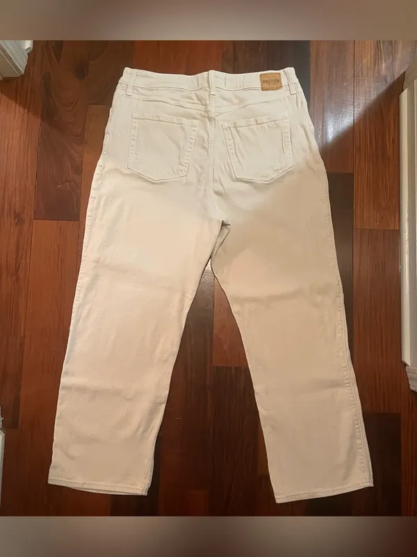 Hollister Women’s Ultra High-Rise Cream Dad Denim Jeans - SHORT LENGTH - Image 2