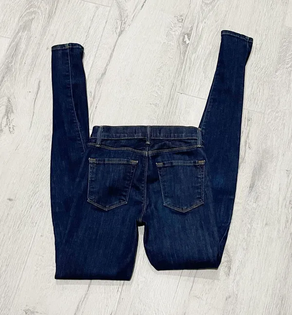 Jess Highrise Jeans In Silence Wash - Image 3