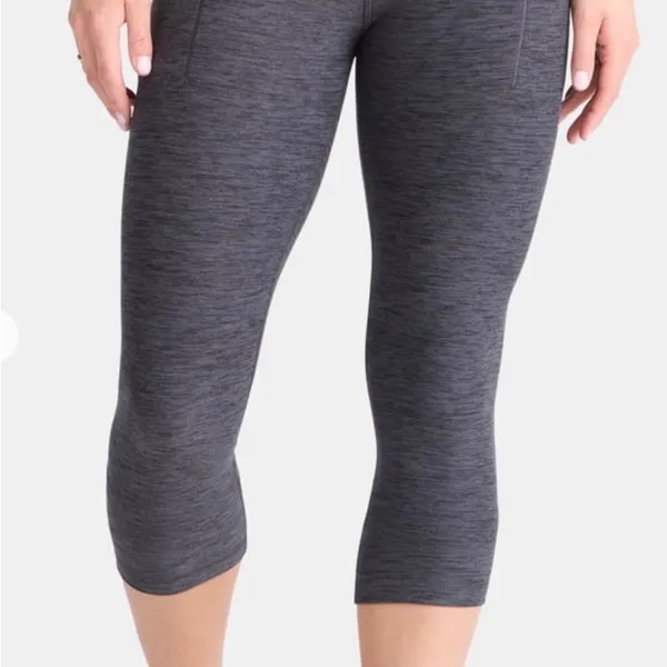 ATHLETIC WORKS Womens Athlesure Capris Size Large With Side Pockets Gray New - Image 2