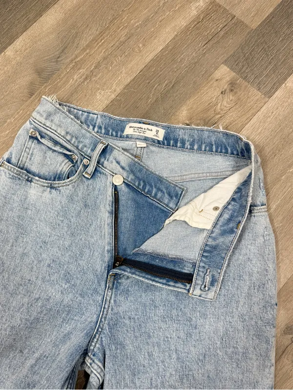 Abercrombie & Fitch 90s‎ Straight High Rise Crossover Jeans Stone Wash Blue 8 - Image 6