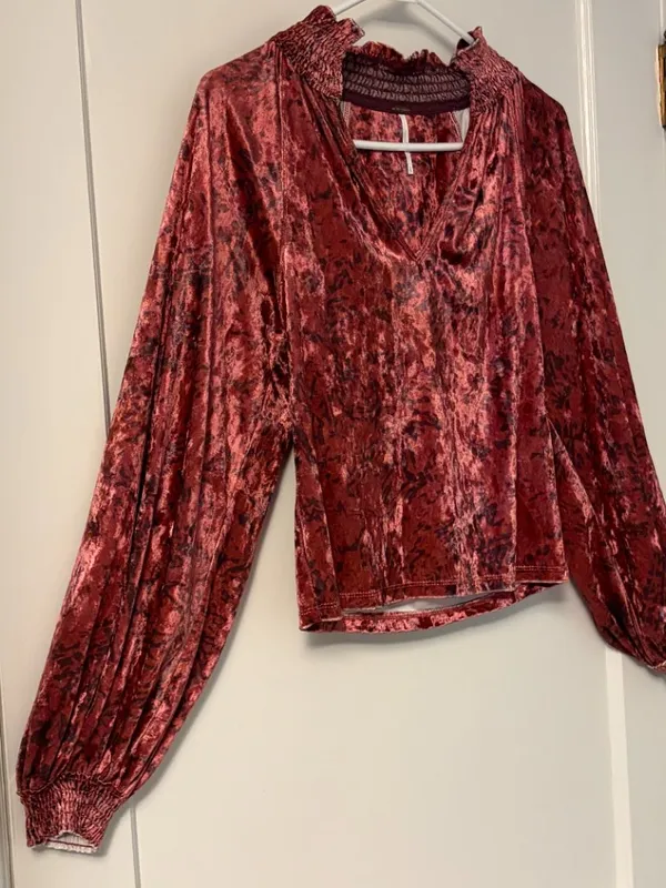 Free People Go Get 'Em Crushed Velvet Balloon Sleeve Blouse size XS bohemian - Image 4