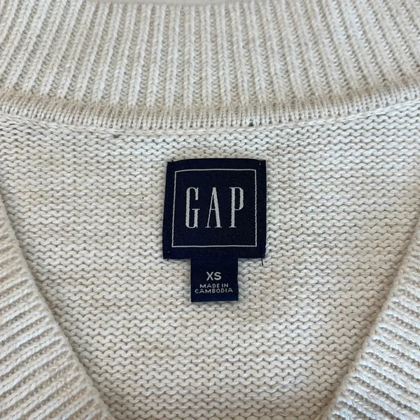 GAP • Crossover V Neck Sweater • Size XS • Marshmallow (Cream/Tan) - Image 4