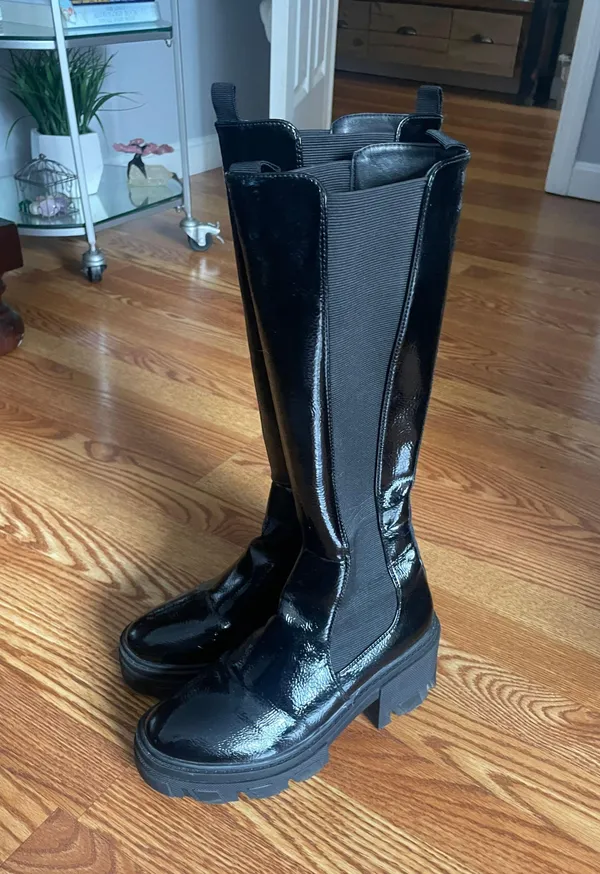 Forever 21 Black Knee High Boots Short Heel - Image 10