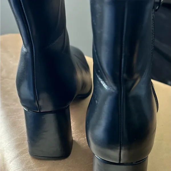 Ankle boots Black unbranded like new -no size found-10 most likely discounted - Image 7