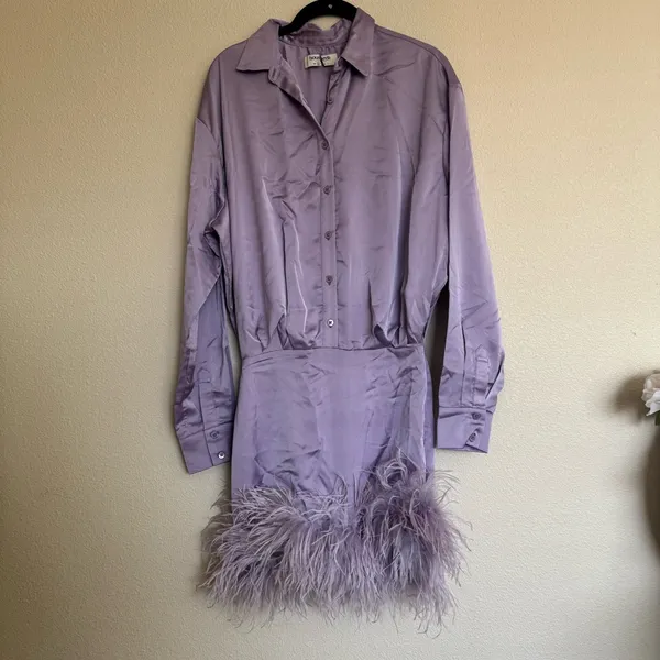 House of CB ‘Tyra’ Feather Trim Long Sleeve Satin‎ Mini Shirt Dress Orchid NWOT - Image 3