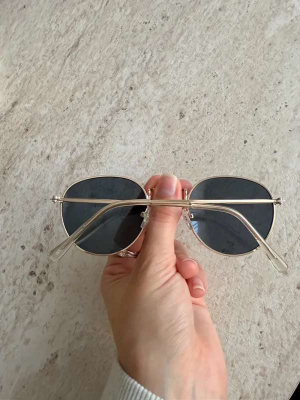 Princess Polly Gold Frame Black Lens Sunglasses - Image 2