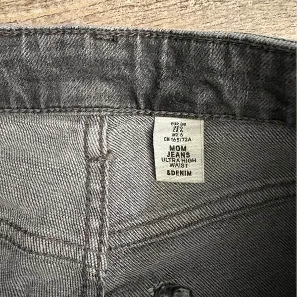 H&M Black mom jeans size 6 mom jeans - Image 4