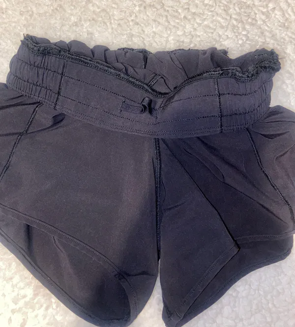 Lululemon Low Rise Hotty Hot Shorts - Image 3