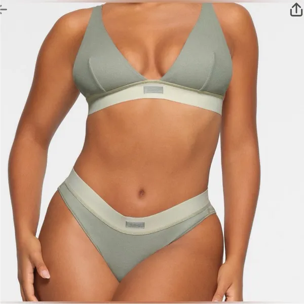 SKIMS Cotton Rib Plunge Bralette Mineral NWT‎ size XL - Image 5