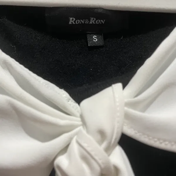 Long sleeve black blouse with white collar bow Size XXS - Image 4