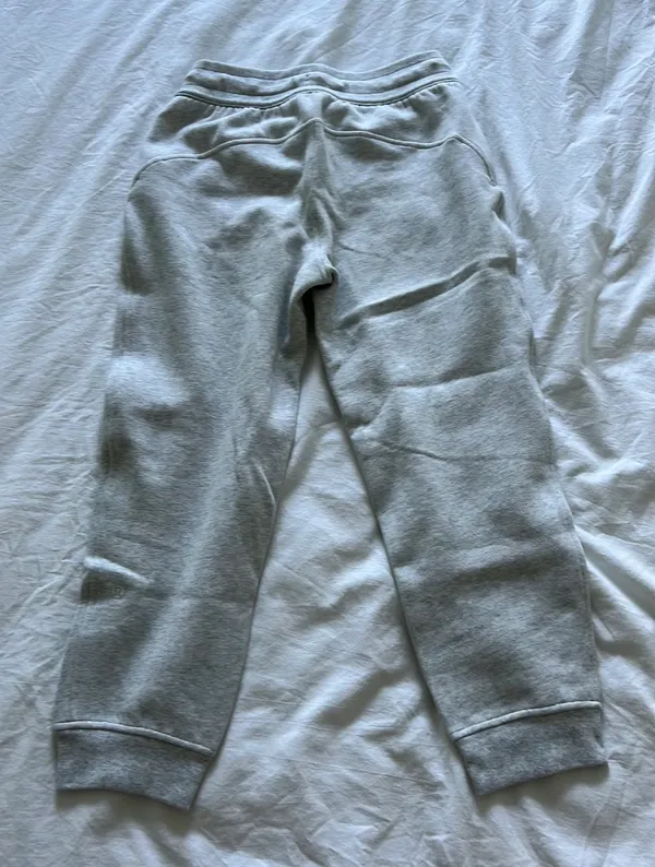 Lululemon Scuba High-Rise Cropped Jogger - Image 3