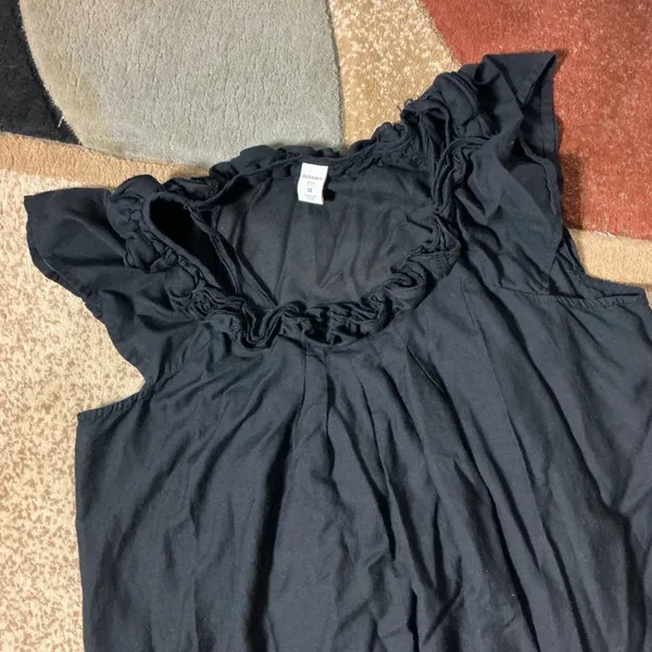 Old Navy Black Ruffle Neck Sleeveless Shift Dress Womens M Black Flounce - Image 2
