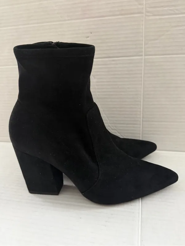 On 34th Women's Lydiaa Pointed-Toe Block-Heel Booties black size 7 - Image 2