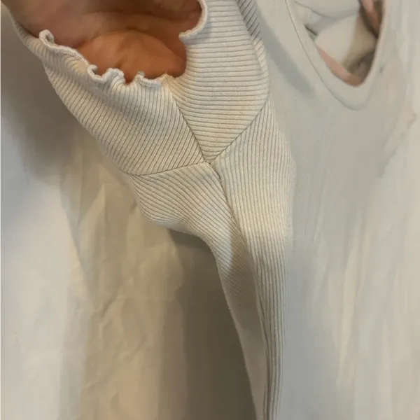 Abercrombie and Fitch White Ruffle Shirt size XS - Image 5