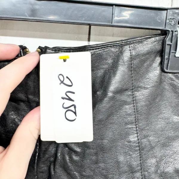 Sparkle & Fade Shorts Women 4 Black Leather Zip‎ Back Outseam Detail Chic Goth - Image 3