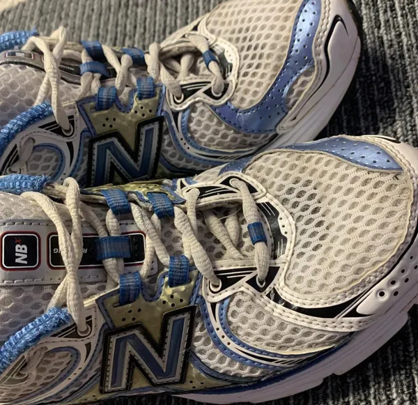 Woman’s New Balance 870s - Image 3