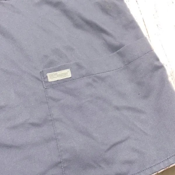 Greys anatomy grey nurses scrub top size small - Image 3