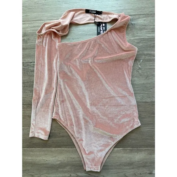 NWT Jaded London Blush Velvet One-Shoulder Bodysuit - Image 2