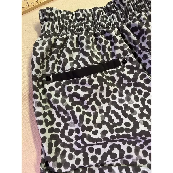Lululemon Animal Print 3in Inseam Shorts Ribbon Tie Front Sz 6 A12 - Image 6