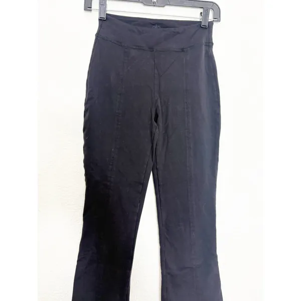Alo Airbrush High-Waist Flutter Cropped Leggings Size XS Black Split Flare Hem - Image 7