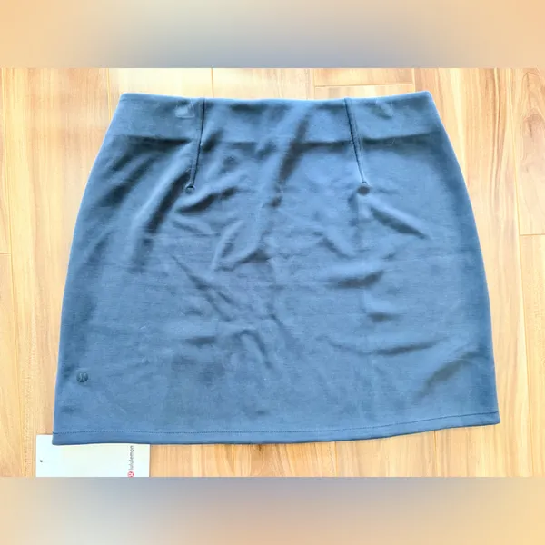NWT Lululemon Softstreme High-Rise Mini Skirt - size M - Image 2