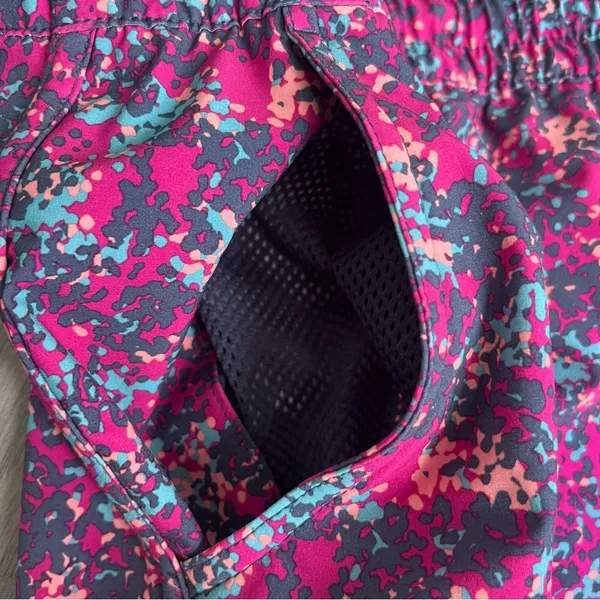Columbia Women's Colorful Running Outdoors Shorts with mesh pockets XL - Image 3