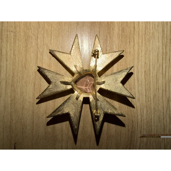 Vintage Gold Tone Maltese Cross Brooch Red and Gold Yellow Heart - Image 4