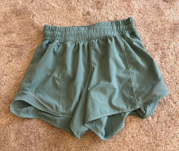 Lululemon Tidewater Teal Hotty Hot 4" Shorts 2 - Image 2
