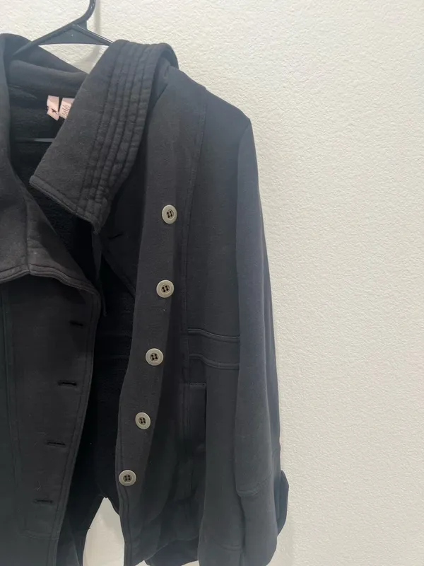 Black Button - Image 2