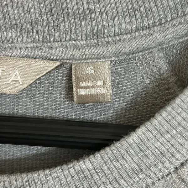 Athleta Gray Modal Crossover Tulip Hem Raglan Long Sleeve Sweatshirt Small - Image 4